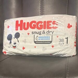 Huggies Snug & Dry Diapers - White with Red Accents